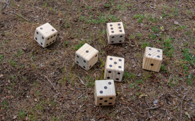 Sweet-Bokeh-2 - Sweet Bokeh lawn dice game